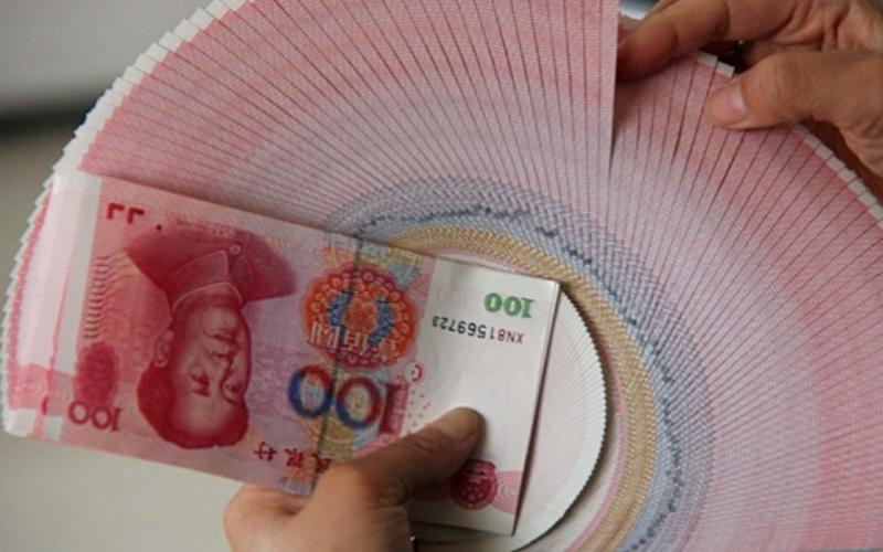 U Pekingu postoji veliki broj filijala banaka i bankomata, ali ne prihvataju svi kartice stranih gostiju. Podignite novac sa kartice u Pekingu